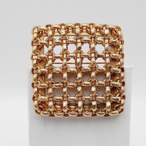 Vintage Monet Gold Plated Woven Square Brooch – 1980s Statement Designer Jewelry - Picture 9 of 10